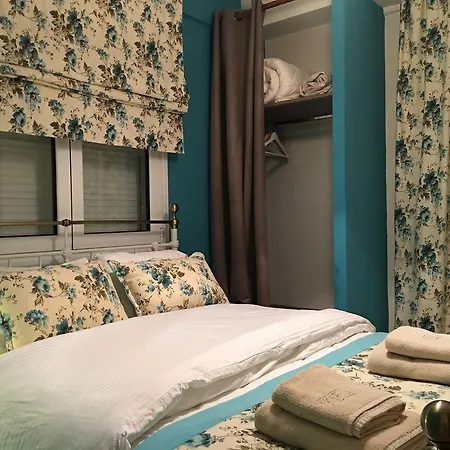 Ikies Luxury Apartment Ofrinion