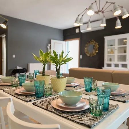 Ikies Luxury Apartment Ofrinion
