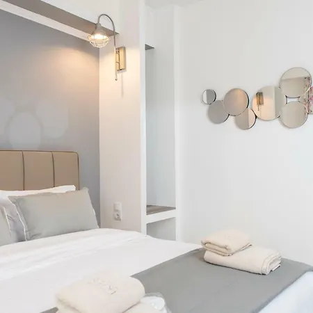 Ikies Luxury Apartment Ofrinion