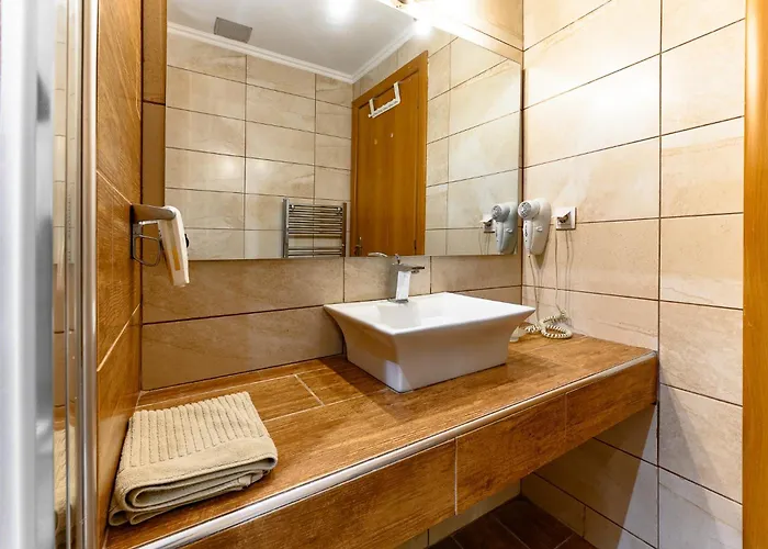 Ikies Luxury Apartment Ofrinion